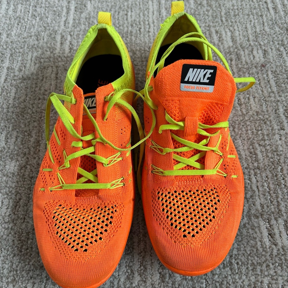 Nike Focus Flyknit Running Shoes